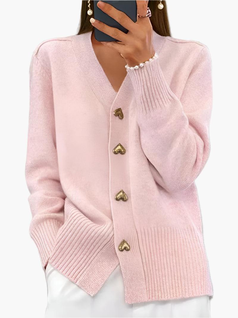 Damen Cardigan Strickjacke mit Herzknöpfen – Eleganter Herbst/Winter Look für Alltag & Büro