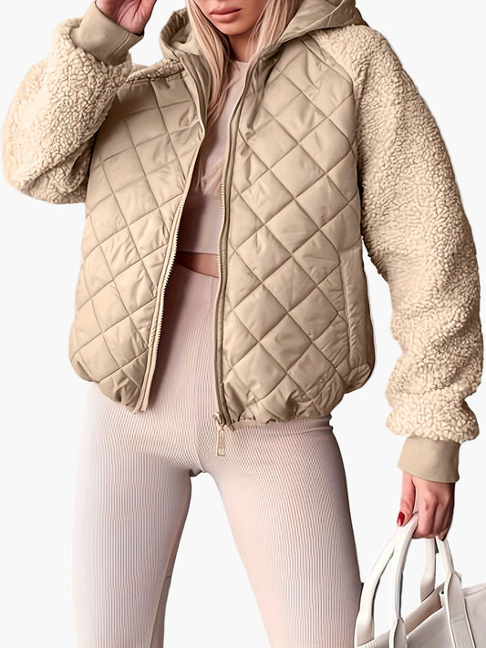 Women's quilted jacket with hood and teddy fur sleeves – fashionable transitional jacket for everyday and leisure use