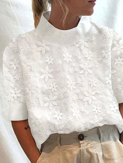 Andrea – Modischer Pullover mit Blumenstickerei