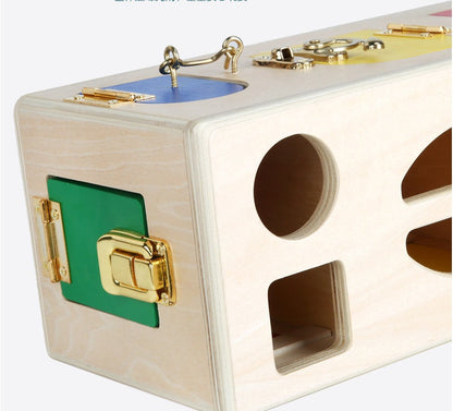 Kinder Montessori Lernspielzeug Formensortierbox mit Schlössern – Pädagogisches Motorikspielzeug