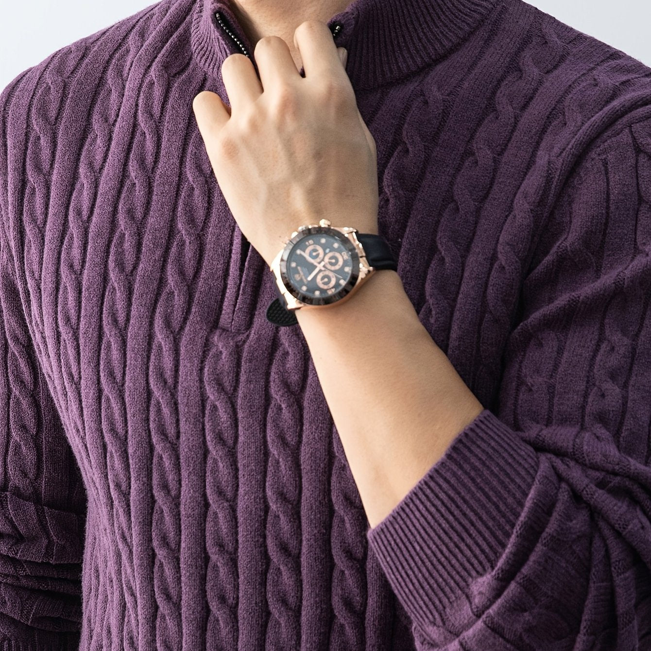 Men's knitted sweater with cable pattern and stand-up collar – fashionable casual style for autumn and winter