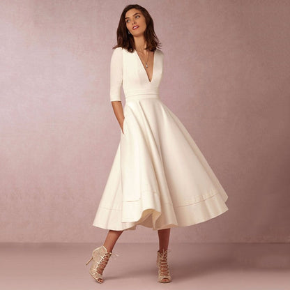 Jasmine – V-neck Dress in Retro 60s Swing Style
