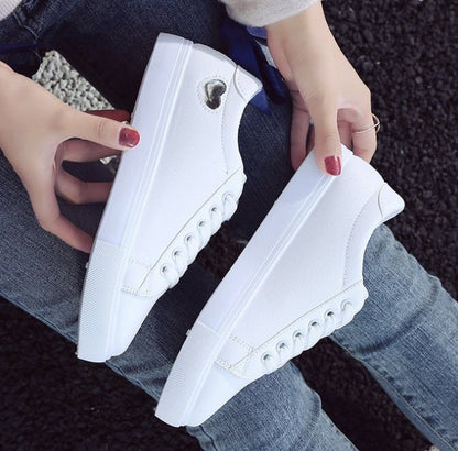 Carol – Atmungsaktive Damen-Sneaker mit Herzmuster
