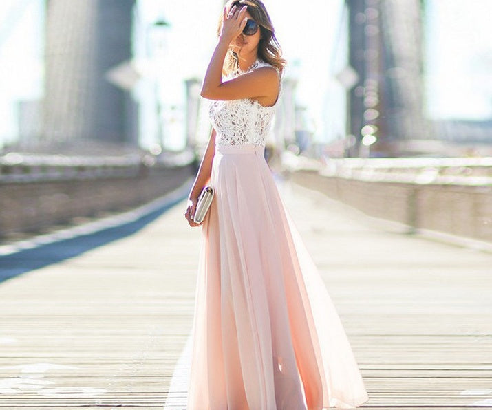 Sophie – Überlanger Chiffonkleid mit Spitzenakzenten