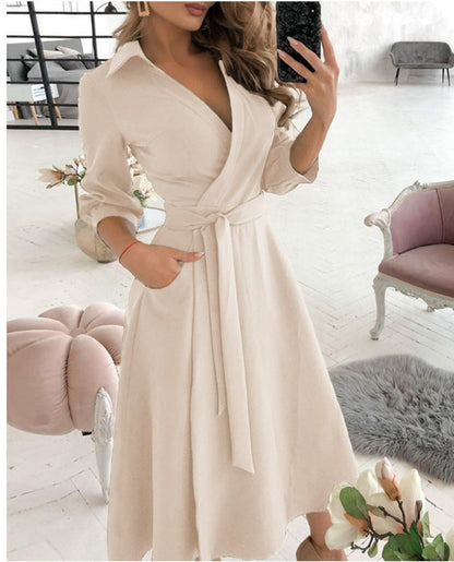 Ruby – Sexy Fashion Langärmliges Kleid mit tiefem V-Ausschnitt und unregelmäßigem Saum