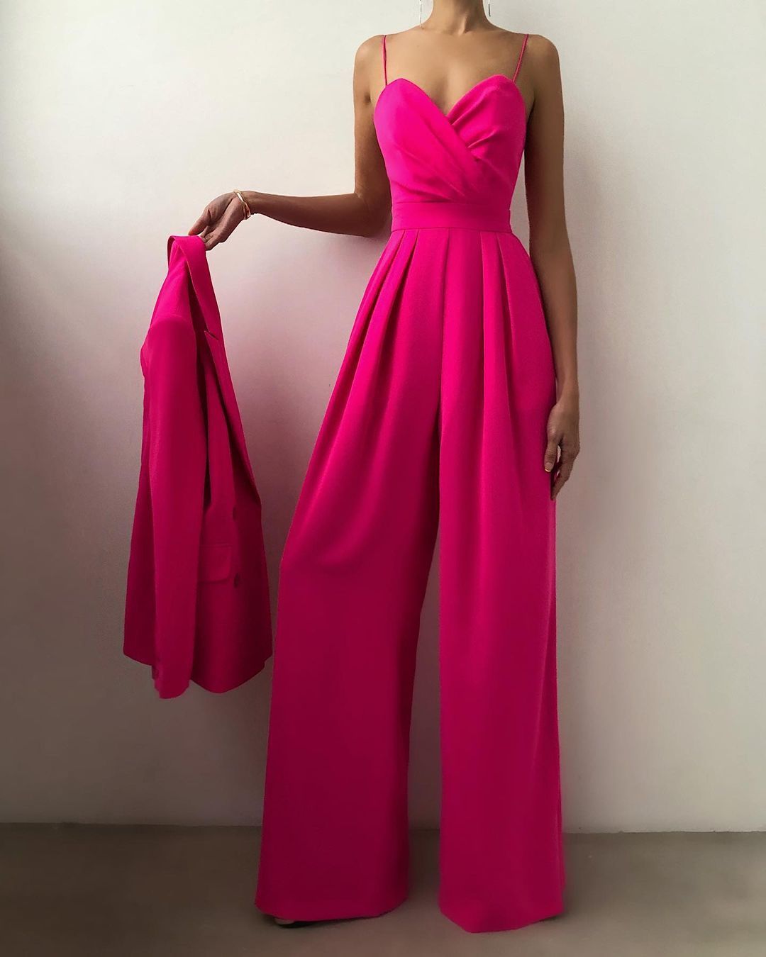Shirley – Minimalistischer Jumpsuit mit geradem Bund und Mopp