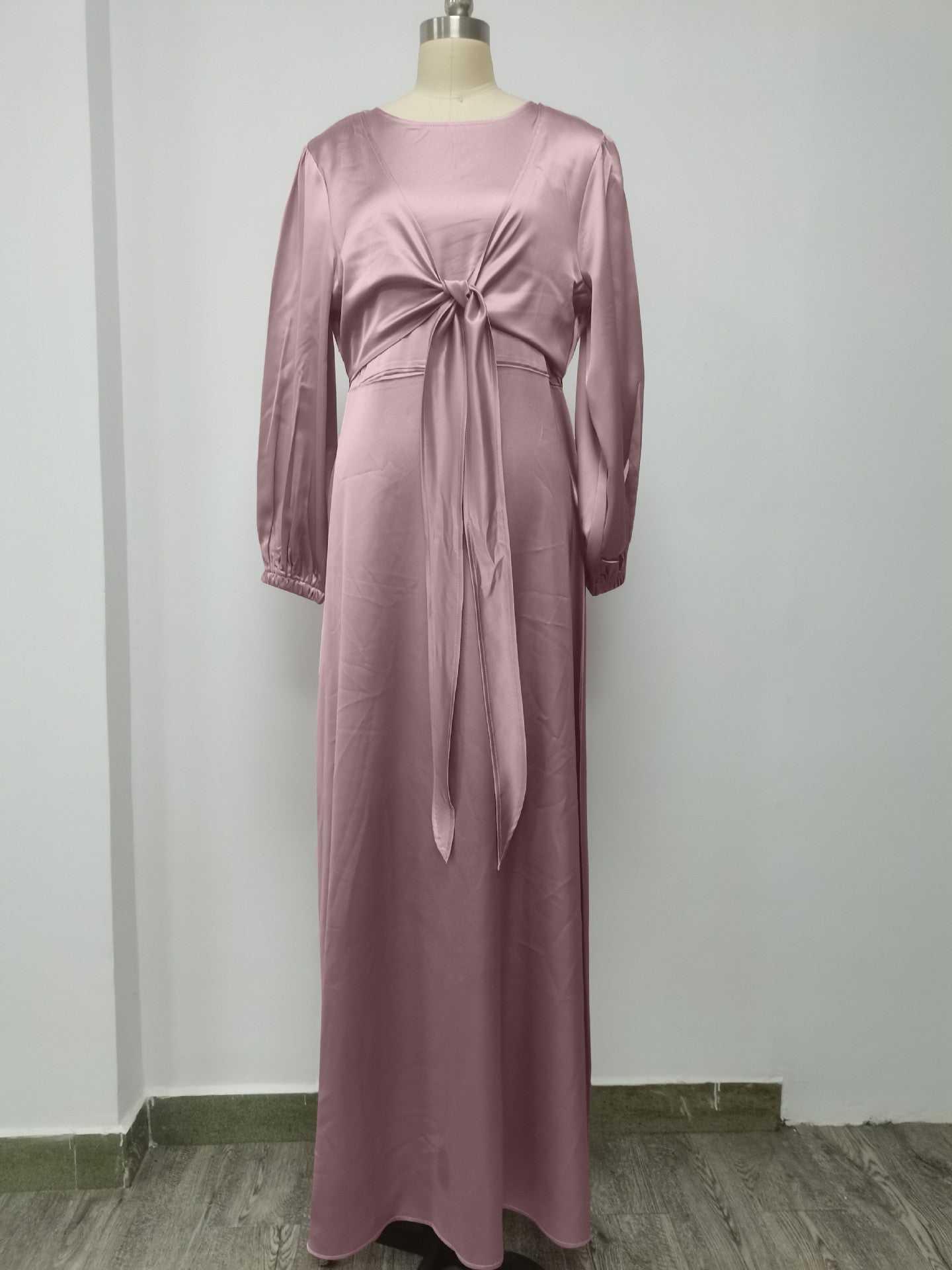 Sophie – Elegantes Kaftan Kleid aus veganem Satin für Frauen