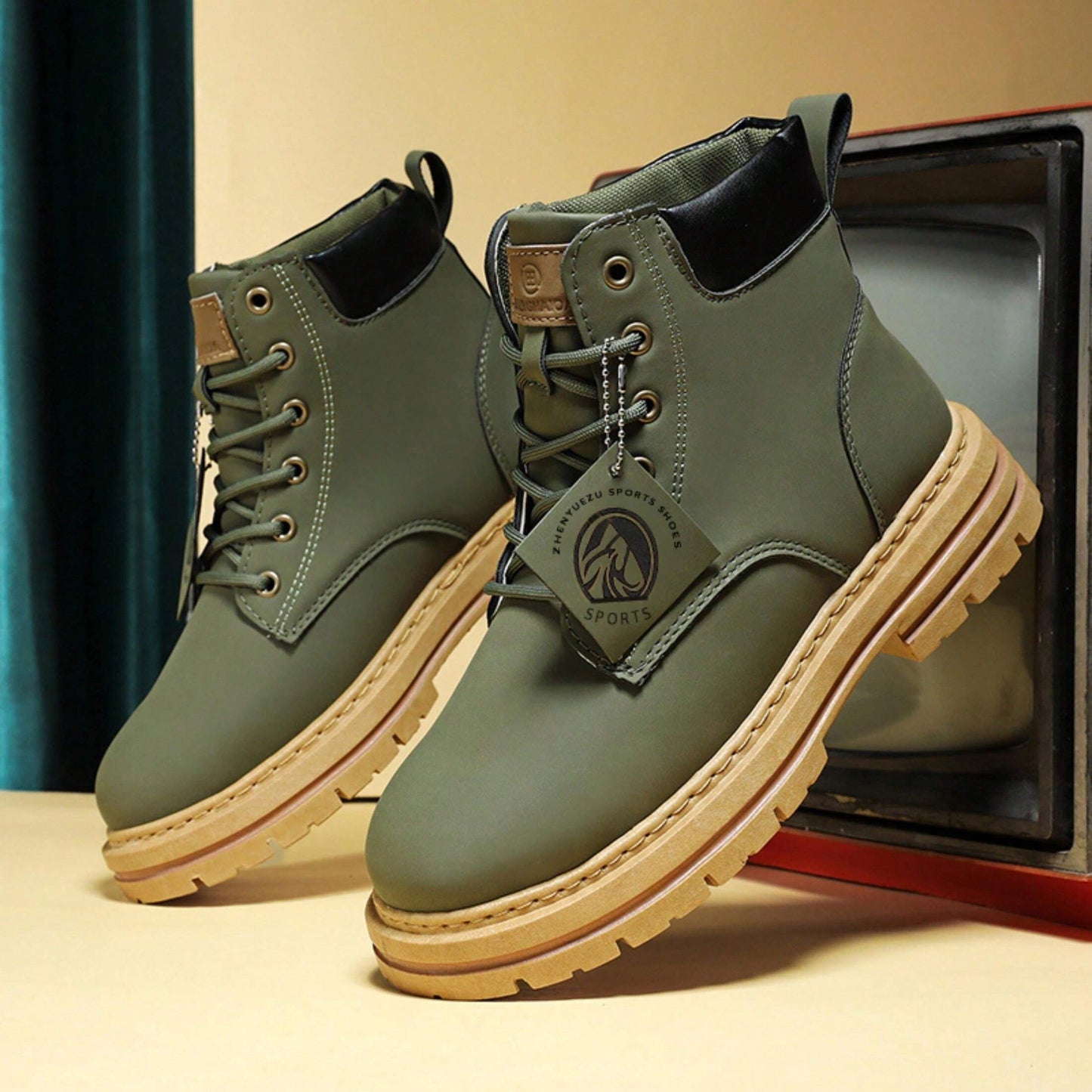 Men's outdoor boots in urban style – sturdy casual shoes for work and adventure