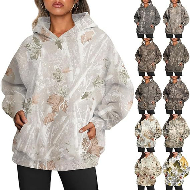 Margaret – Übergroßer Sport Hoodie mit Camouflage-Print und Ahornblatt-Muster