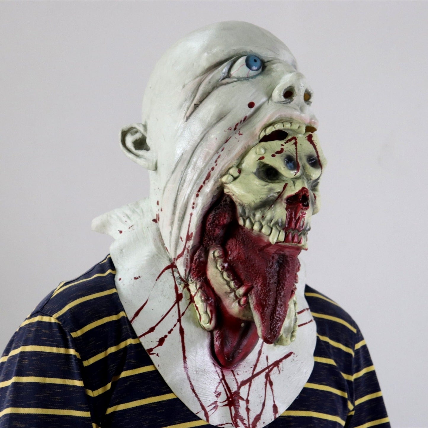 Halloween Latex Alien Monster Mask – Unisex Costume for Spooky Parties & Decoration