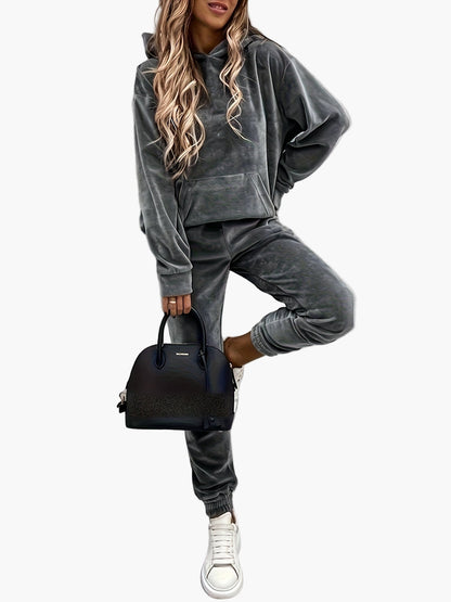 Women's casual tracksuit set with hoodie and jogging pants – Casual street style for everyday and travel