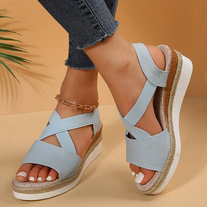 Audrey – Cross-Strap Plateau-Sandalen mit Hanf-Absatz