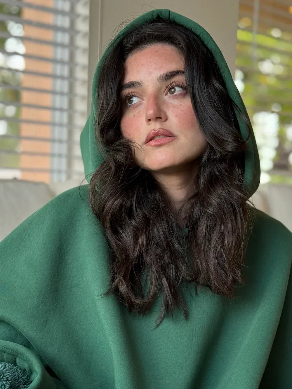 Damen Oversize Hoodie-Decke – Kuschelige Kapuzenponcho für Entspannung & Komfort