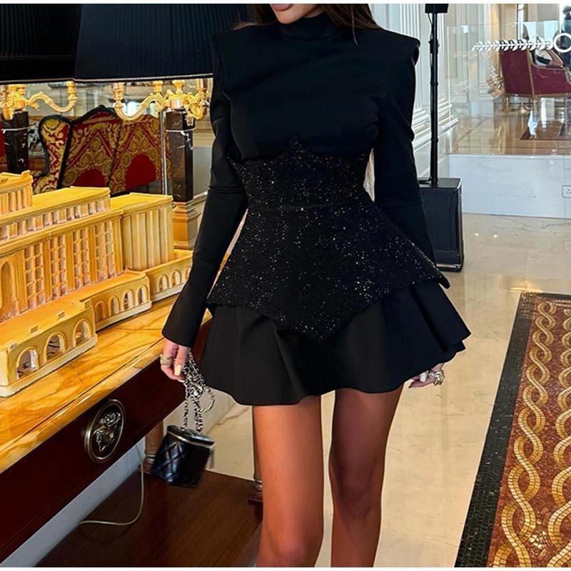Tara – Pailletten Schwarzes Mock-Neck Kleid mit gepolsterten Schultern