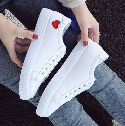 Carol – Atmungsaktive Damen-Sneaker mit Herzmuster