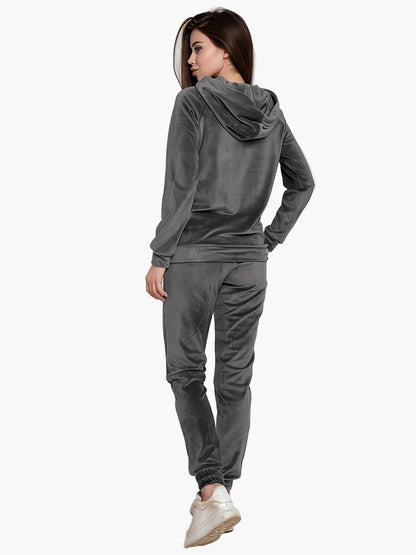 Women's casual tracksuit set with hoodie and jogging pants – Casual street style for everyday and travel
