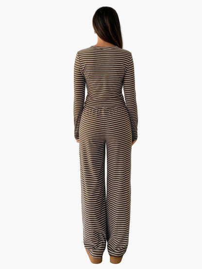 Women's lounge set with stripe pattern – comfortable casual suit with long-sleeve shirt and pants