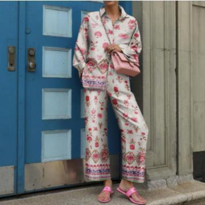 Women's two-piece set with modern geometric pattern – casual outfit for everyday and office