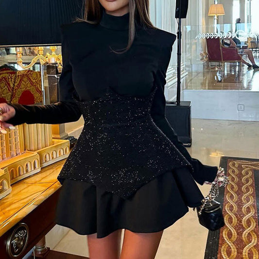 Tara – Pailletten Schwarzes Mock-Neck Kleid mit gepolsterten Schultern