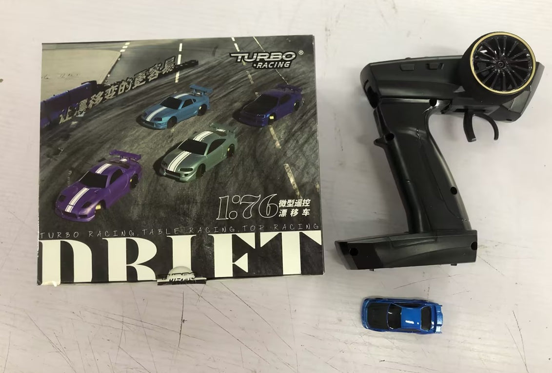 1:76 RC Drift Auto C64 für Jungen, Turbo Racing, Tischrennen, Modellauto mit SVC Gyro und LED
