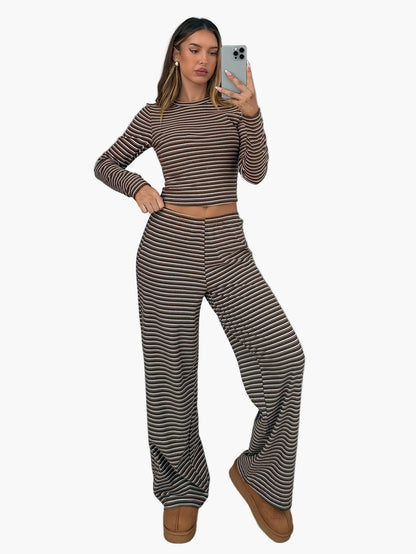 Women's lounge set with stripe pattern – comfortable casual suit with long-sleeve shirt and pants