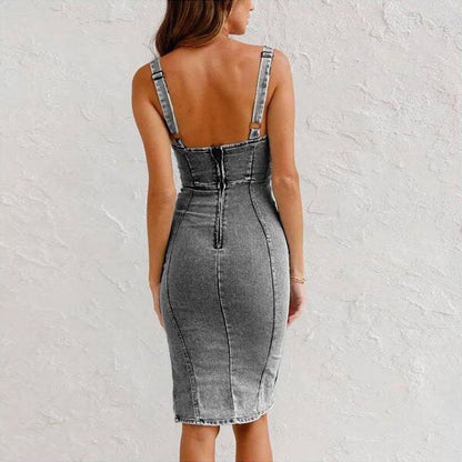 Janet – Figurbetontes Denim-Kleid mit Trägern und Schlitzdesign