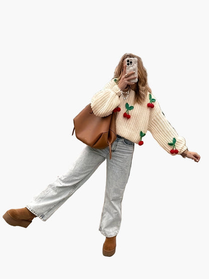 Damen Strickpullover mit Kirschen-Stickerei und Ballonärmeln – Verspielter Herbst/Winter Casual Look