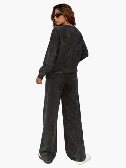 Women's loungewear set – comfortable casual outfit with a loose fit for everyday and travel