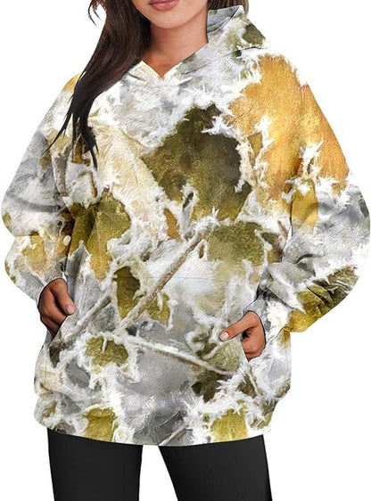 Margaret – Übergroßer Sport Hoodie mit Camouflage-Print und Ahornblatt-Muster