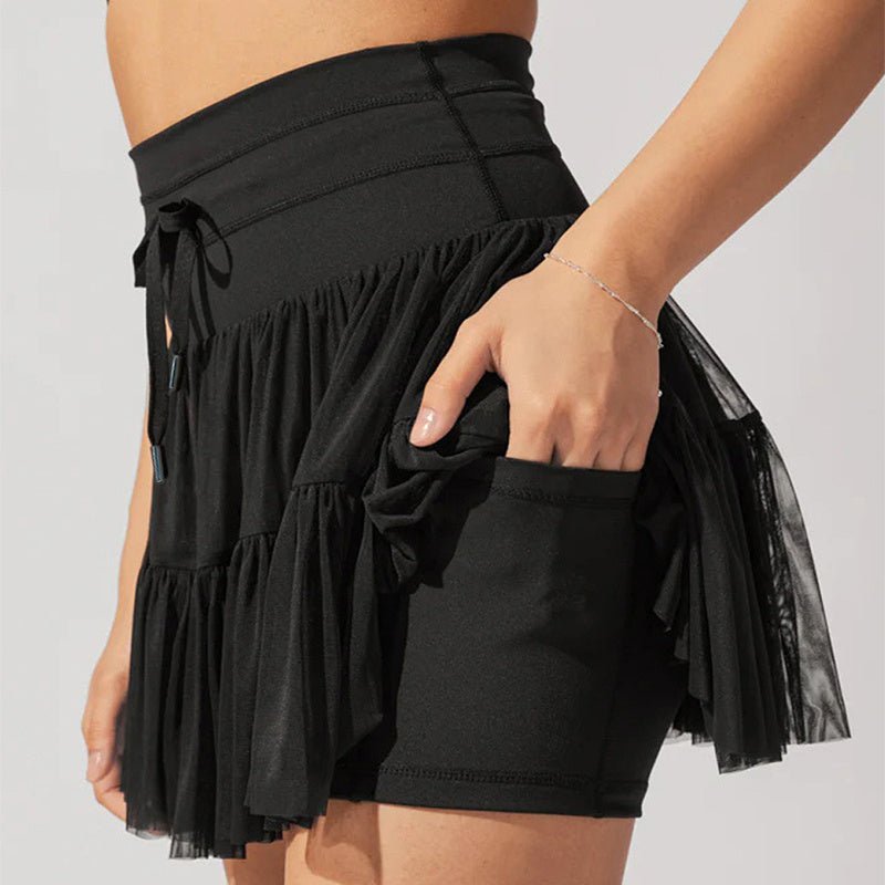 Sophia – Faltenrock mit Schnürung und Sicherheits-Shorts