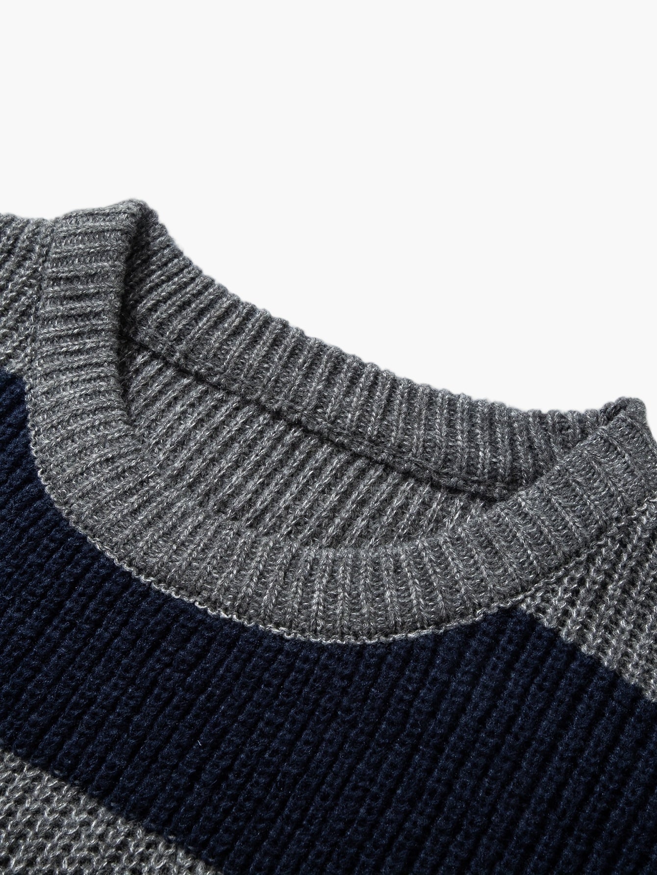 Men's knitted sweater with wide stripes – Casual oversized look for autumn and winter
