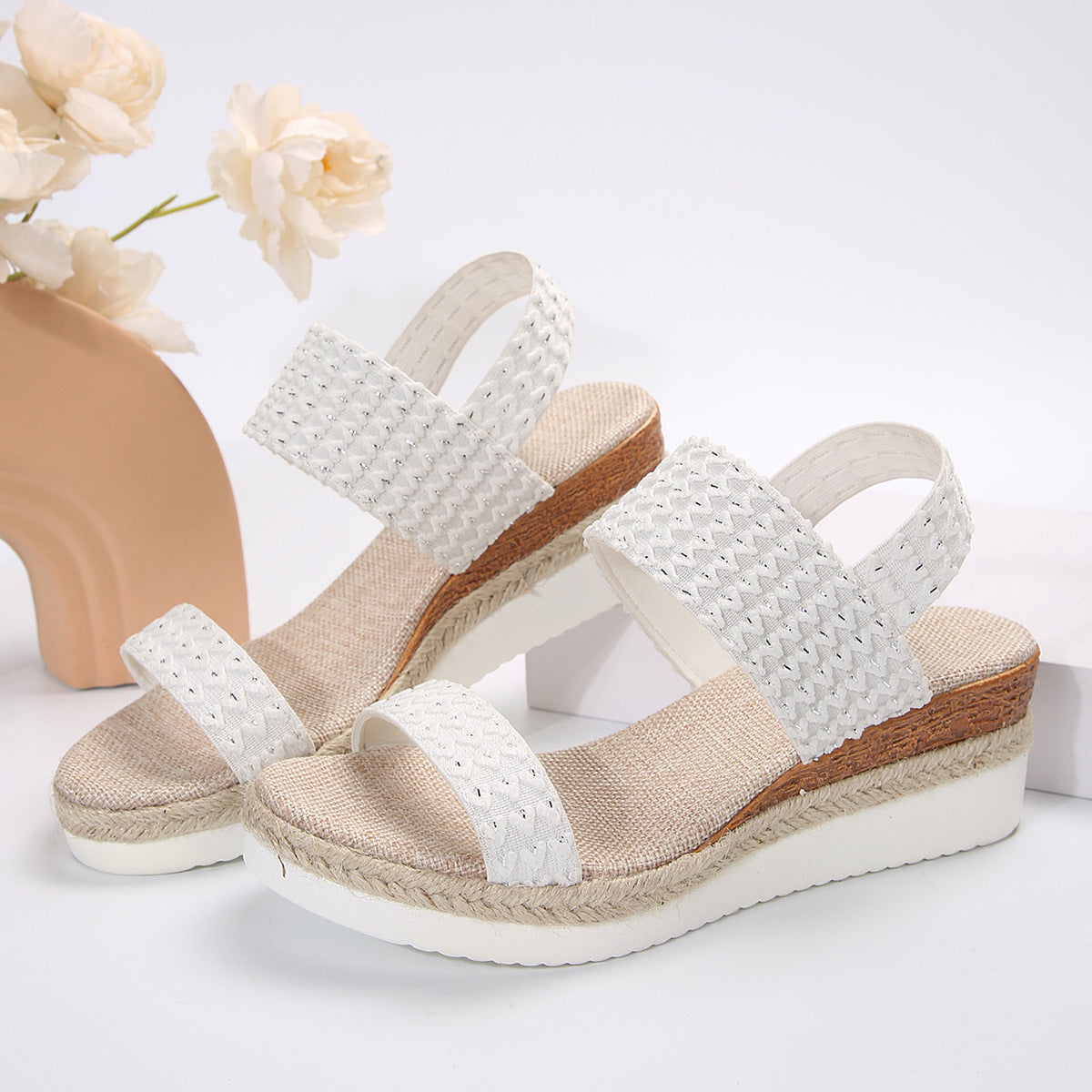 Diana – Sommerliche Keilsandaletten mit Peeptoe