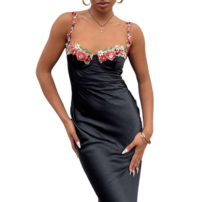 Damen Elegantes Maxikleid mit Stickerei – Satin Slip Dress für festliche Anlässe und Partys