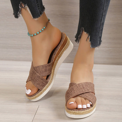 Joanne – Sommerliche Damen Sandalen mit Hanf Wedge und Plattform