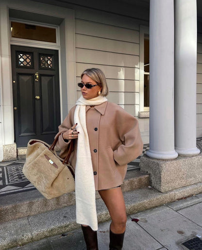 Women's oversized wool coat in boxy fit – stylish city and business look