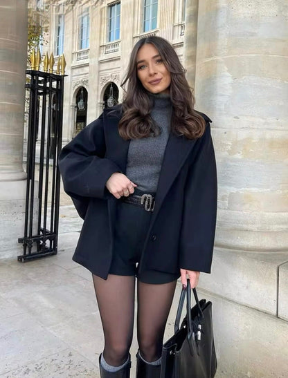 Women's oversized wool coat in boxy fit – stylish city and business look