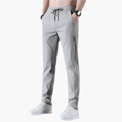 Herren Jogginghose – Schlanker Tapered Fit – Bequeme Freizeithose mit Elastikbund