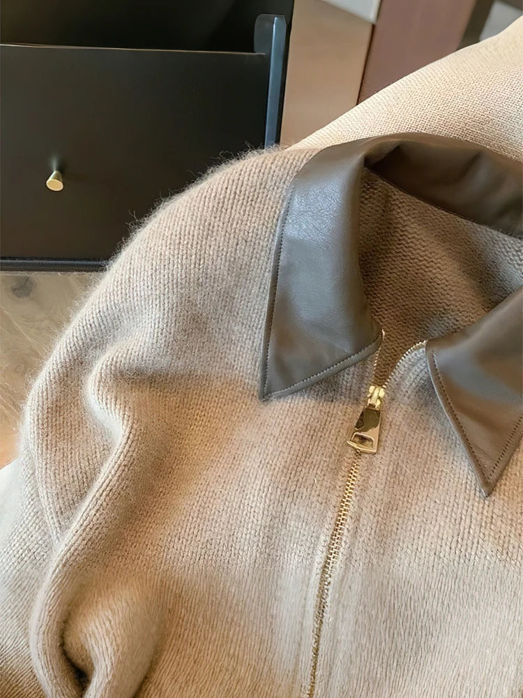 Women's knitted jacket with zipper and contrast collar – fashionable cropped cardigan for everyday and leisure use