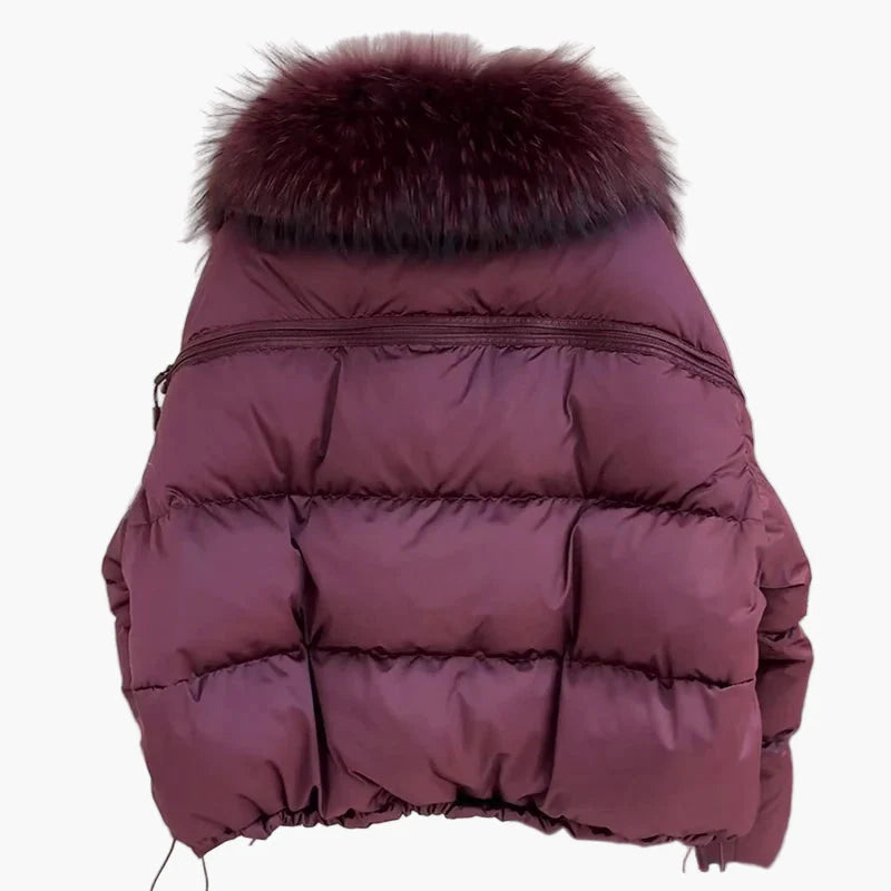 Women's winter quilted jacket with hood and luxurious fur collar, fashionable and warm for everyday and leisure use
