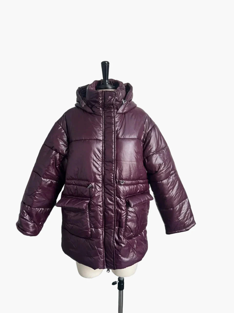 Women's winter quilted jacket with hood, fashionable, warm and versatile for leisure and everyday use