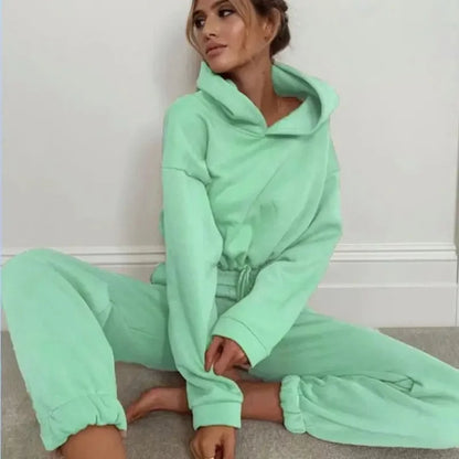 Women's Two-Piece Lounge Set – Fashionable Hoodie & Jogging Pants for Leisure and Everyday Use