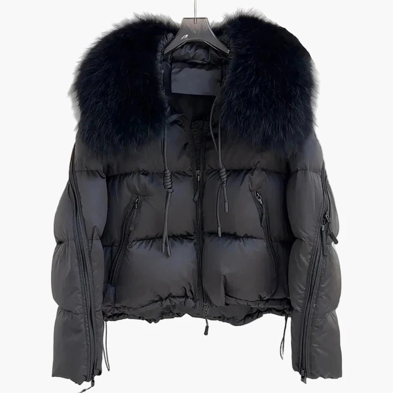 Women's winter quilted jacket with hood and luxurious fur collar, fashionable and warm for everyday and leisure use