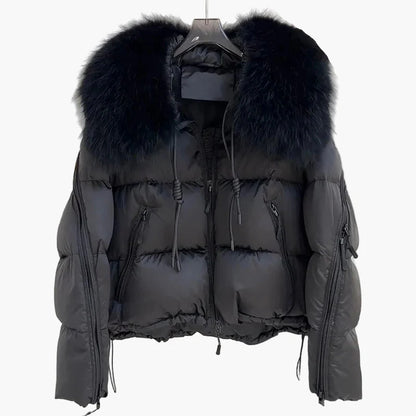 Women's winter quilted jacket with hood and luxurious fur collar, fashionable and warm for everyday and leisure use