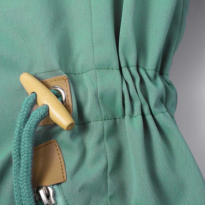 Women's winter parka with hood – fashionable, fleece-lined windbreaker for everyday and outdoor use