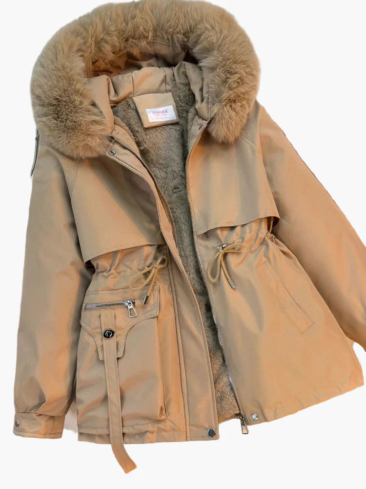 Women's winter jacket with hood and detachable faux fur collar – fashionable outdoor parka for cold days