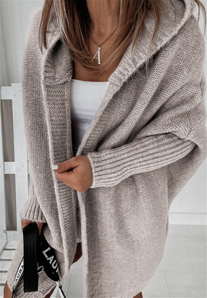 Audrey – Gestrickte Damen-Cardigan mit Kapuze