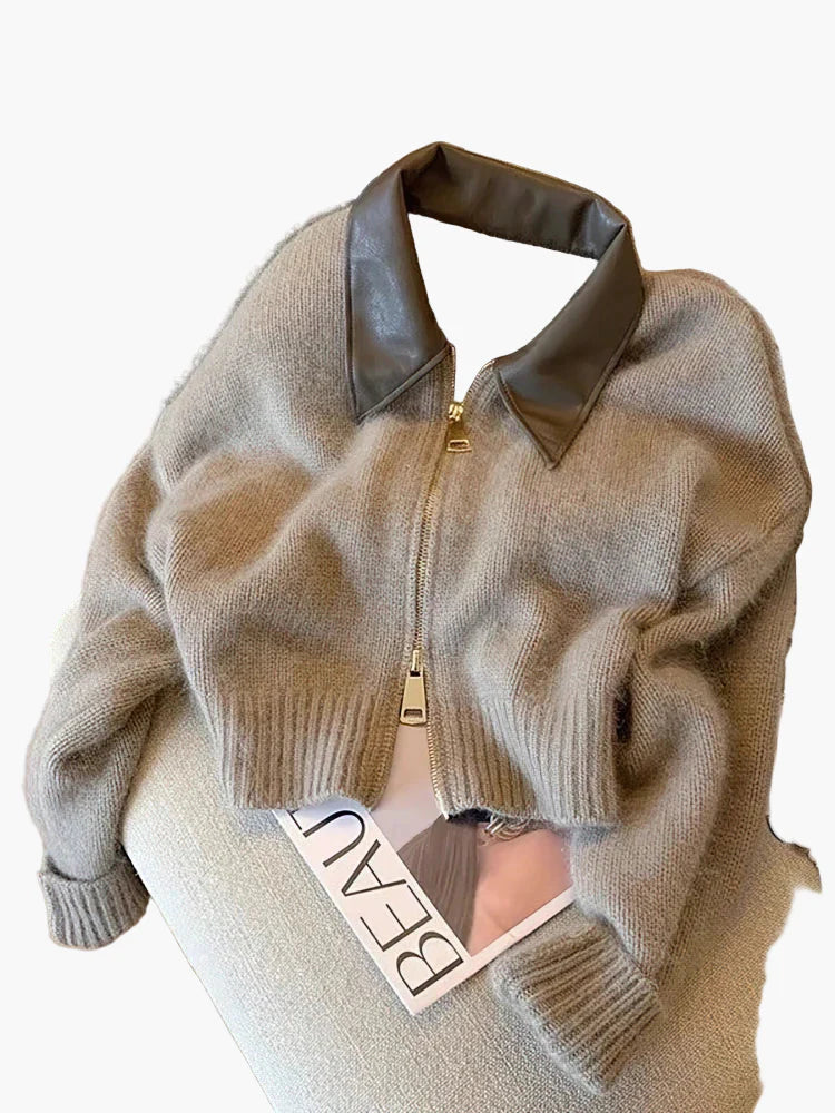 Women's knitted jacket with zipper and contrast collar – fashionable cropped cardigan for everyday and leisure use