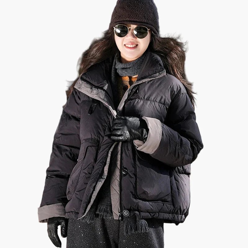 Women's winter quilted jacket with hood, fashionably loose, ideal for everyday and outdoor use