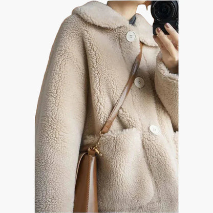 Women's teddy fleece jacket in casual winter style – cozy outdoor transitional jacket