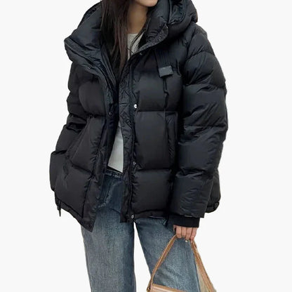 Women's winter quilted jacket with hood – fashionable warm outdoor jacket for everyday and leisure use